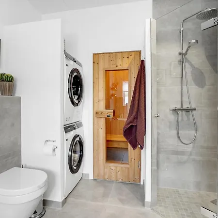 Beautiful Home In Blavand With Sauna * Блаванн