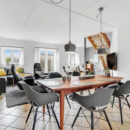 Beautiful Home In Blavand With Sauna * Блаванн
